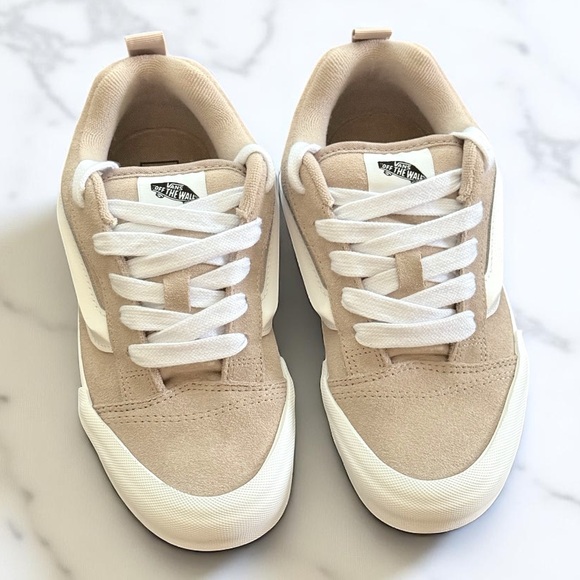 NWOB VANS Big Kids KNU SKOOL CASUAL SHOES Beige & White Sz 5 - Picture 3 of 8